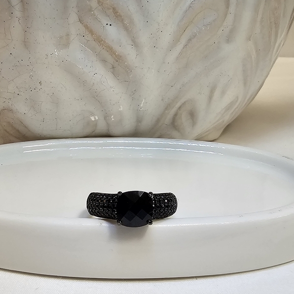 Silver Black Spinel Ring | Faceted Center Stone | Size 7 - Picture 4 of 4